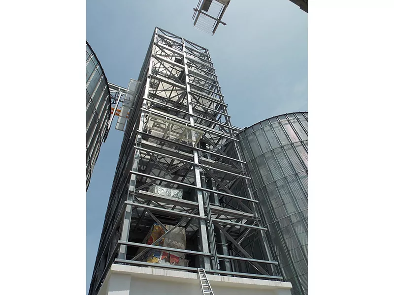 อะไรทำให้อาคาร Steel Tower มีความสำคัญในโครงสร้างพื้นฐานสมัยใหม่