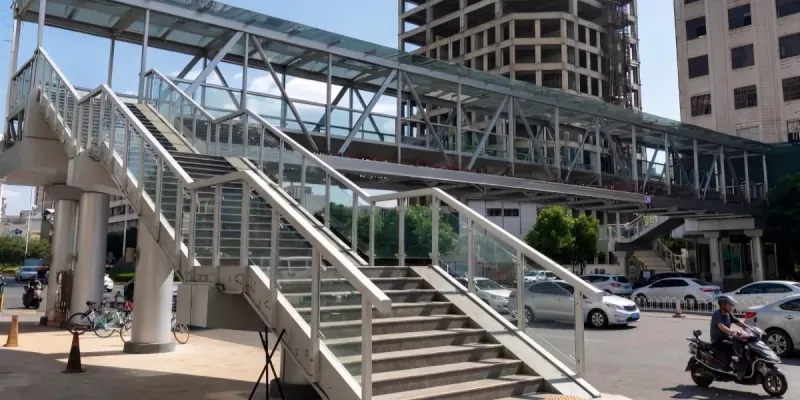 Steel Structure City Footbridge Construction