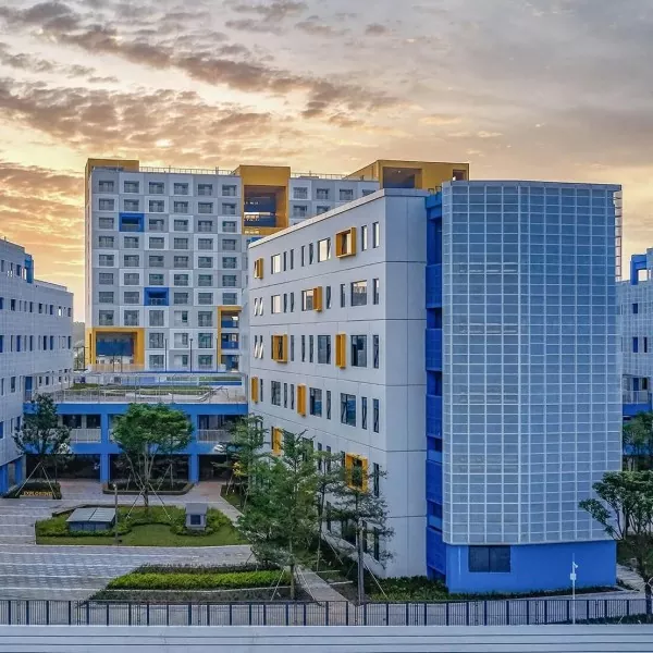 โรงเรียนอาคารเหล็กหลายชั้น