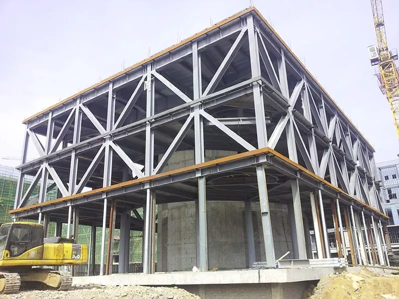 ห้องบรรยายโครงสร้างเหล็กของโรงเรียน