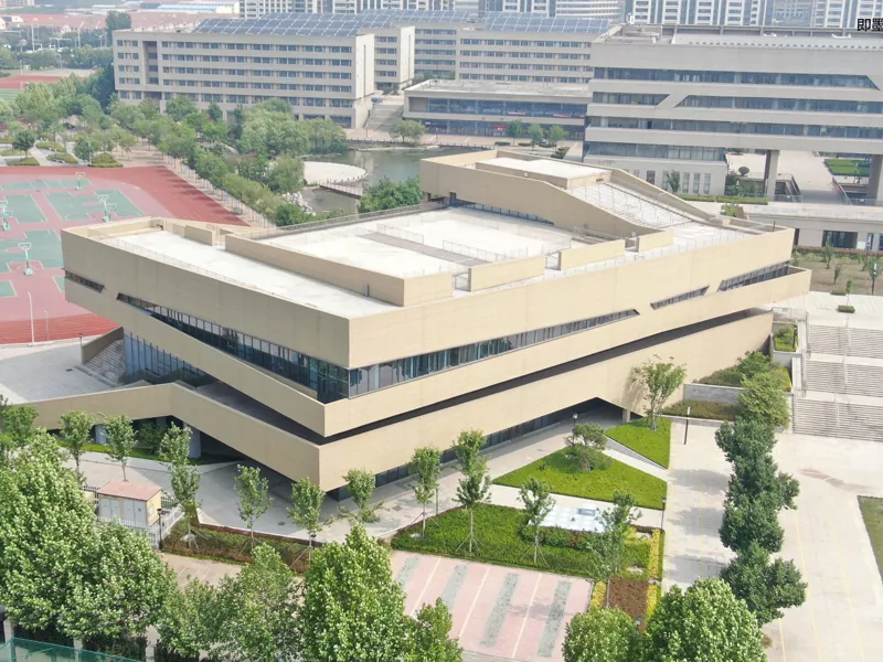 โรงเรียนโครงสร้างเหล็กที่ยั่งยืน